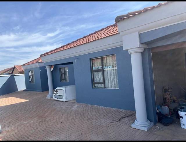 3 BEDROOM HOUSE FOR SALE IN DAWN PARK